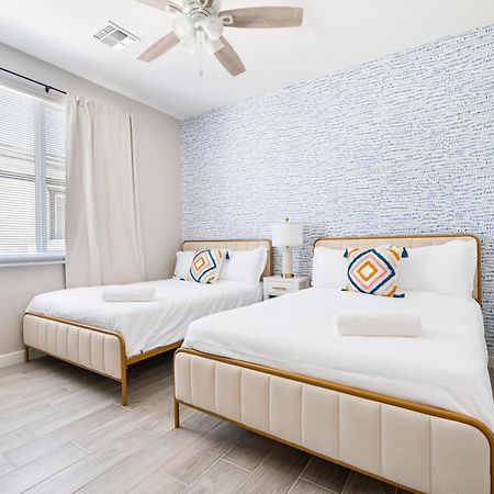 Chic And Spacious Two Bedroom With Convenient Free Parking Glendale Ngoại thất bức ảnh